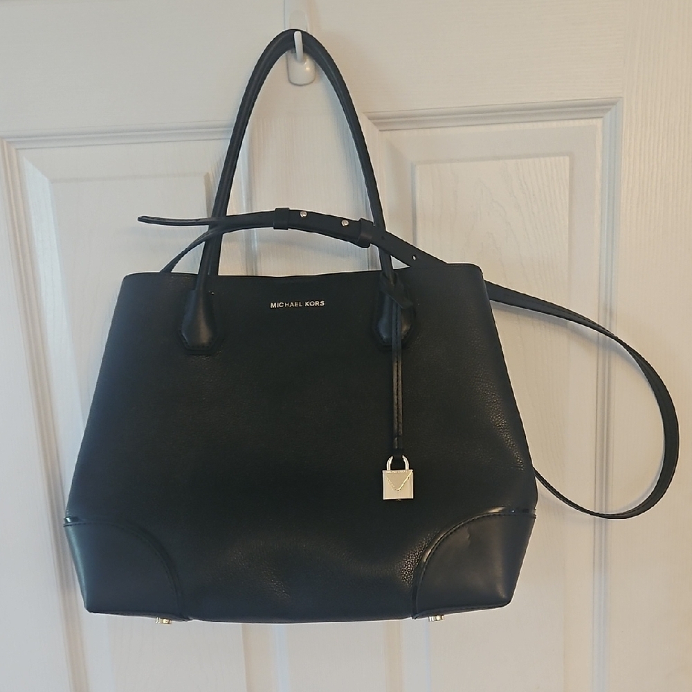 Michael Kors Elegant Black Tote